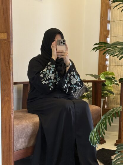 Zaina Abaya - Image 5